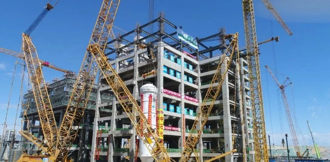 久泰100萬噸乙二醇項(xiàng)目航天氣化爐起吊