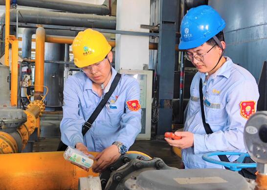  天業(yè)集團(tuán)天辰化工團(tuán)委扎實(shí)開(kāi)展“查改促”專(zhuān)項(xiàng)行動(dòng) 守好安全生產(chǎn)“責(zé)任田”