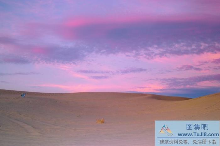 晚霞中的沙漠ppt背景圖片